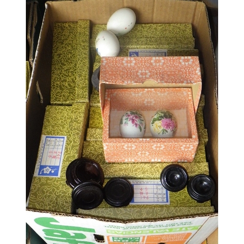 160 - A large group of Chinese painted eggs (3)