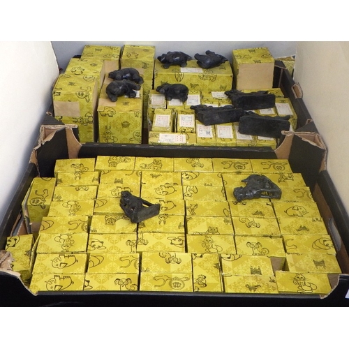 169 - A large qty of carved and polished stone animals (2)