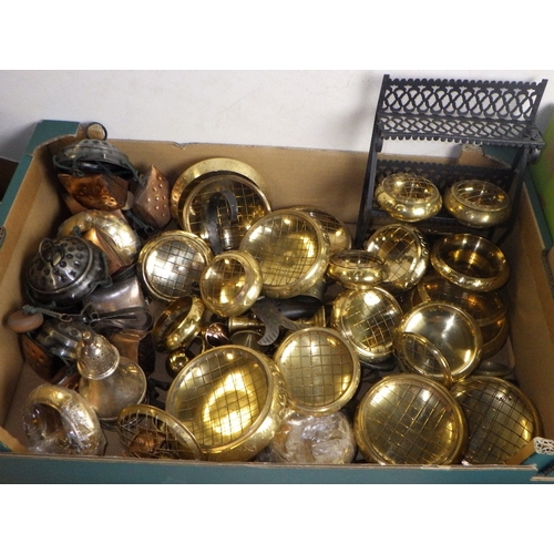 252 - A qty of Indian brass bowls etc (2)