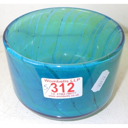 312 - A group of Mdina glassware (5)