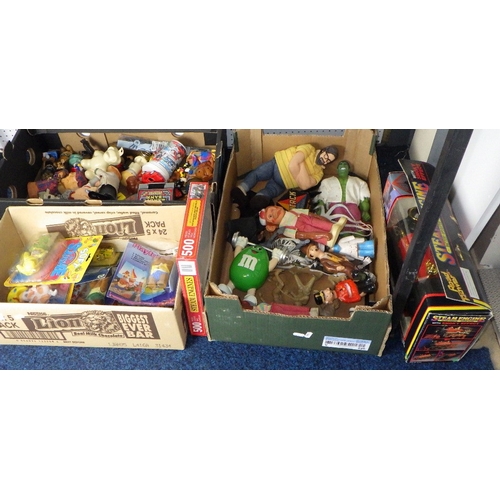 361 - A large qty of dolls, figures etc (4)
