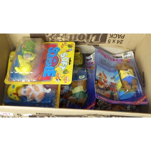 361 - A large qty of dolls, figures etc (4)