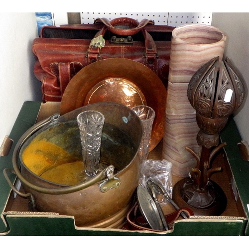 378 - A qty of misc collectables, leather bag etc (2)