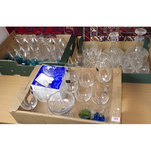389 - A large qty of misc glassware etc (3)