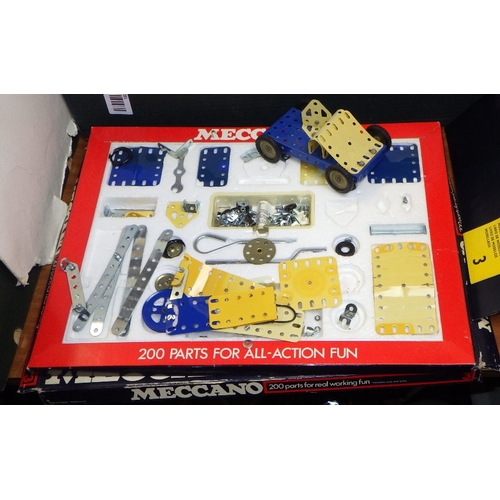 406 - A qty of die cast cars and Meccano (2)