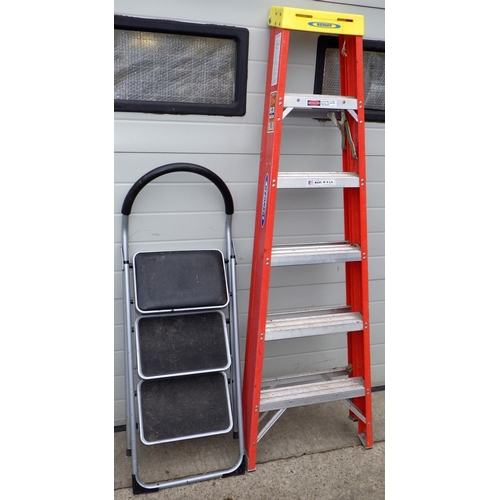 763 - Two sets of step ladders