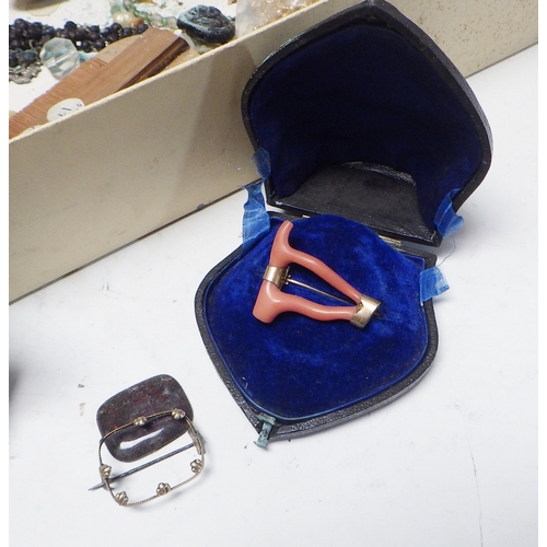 244 - A Victorian miniature hardwood cased gimballed compass, ex affects of a WW2 RAAF serviceman, possibl... 