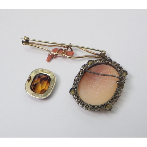 36 - A yellow metal citrine and seed pearl brooch head marked 9ct, c1900 a/f pin removed, 18 x15 mm; a ye... 