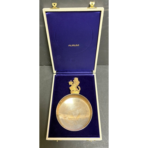 12 - An Elizabeth II Aurum silver and parcel gilt Westminster Abbey Jubilee tasting cup of circular form ... 