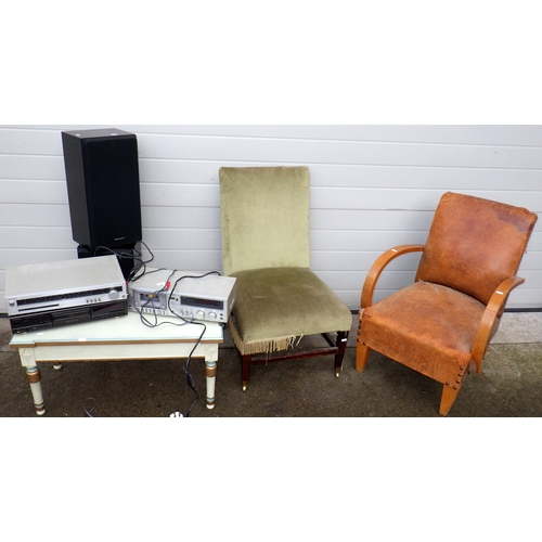 611 - Two chairs, coffee table & stereo equipment (a/f)