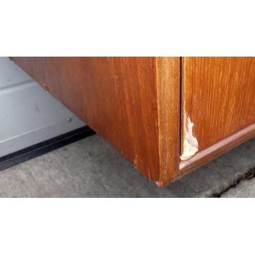 622 - A McIntosh teak dining suite comp dining table with one leaf, six chairs, cracks / repair,  and a si... 