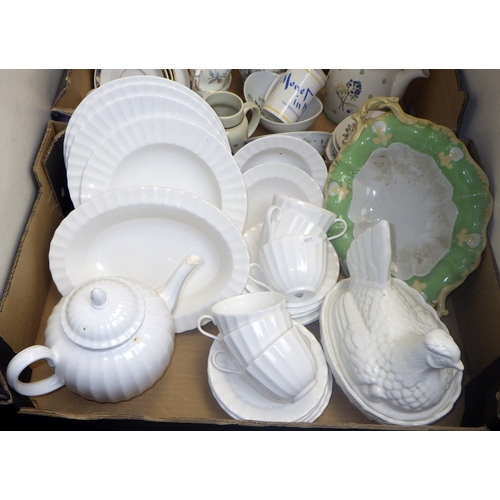 202 - A qty of Worcester and Duchess tea ware etc