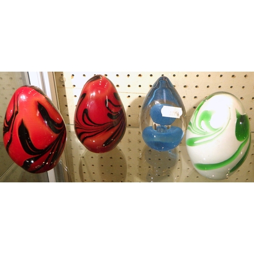 188 - A qty of paperweights (11)