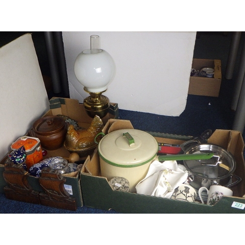 223 - An oil lamp together with various kitchenalia (2)
