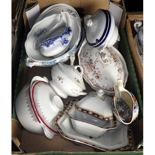 254 - A qty of misc ceramics, to inc jelly moulds, AF (4)