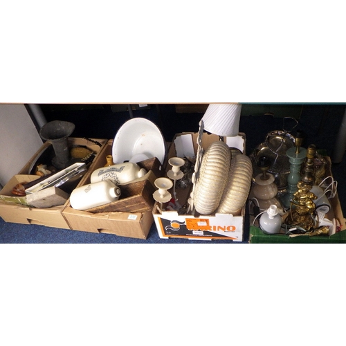 272 - A qty of misc household items and collectables (4)