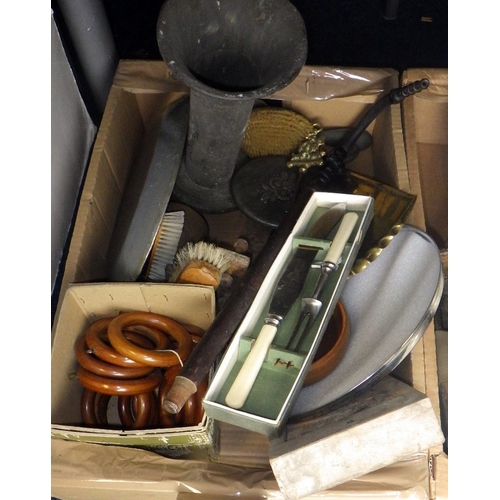 272 - A qty of misc household items and collectables (4)