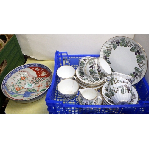 290 - An Oriental design bowl together with a qty of Worcester tea ware, one cup AF