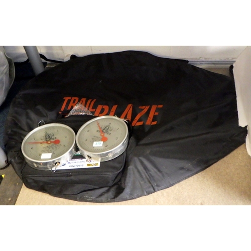 319 - A pair of gauges and a Trailblaze bag