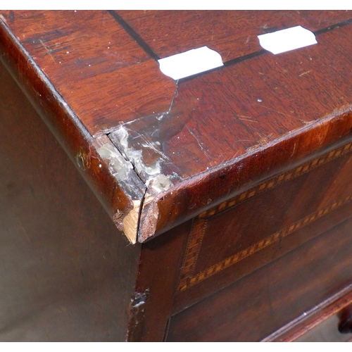 669 - A 19th cen mahogany straight fronted chest of drawers, 112cm wide (a/f)