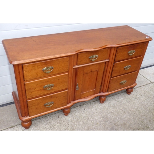 670 - A Victorian mahogany sideboard, 153cm wide