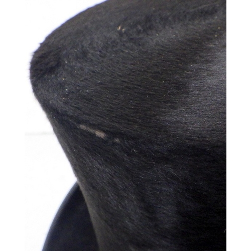 424 - A 19thC Liessem Bonn a Rhein top hat and case