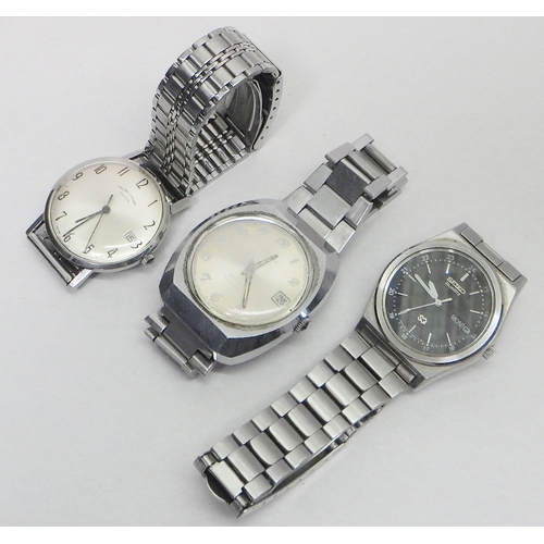 55 - A Favre Leuba Daymatic automatic wristwatch c1960s, presented in a chromed case with a steel back, 3... 