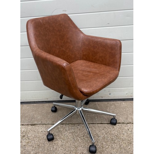 748 - A modern leatherette desk chair