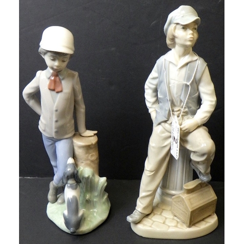 2 - Four NAO figures, 23-29cm tall (4)