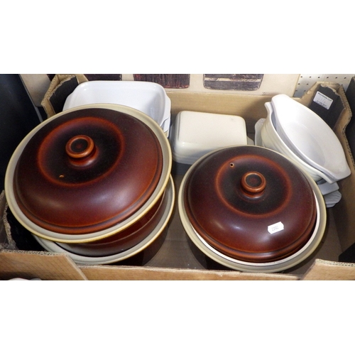 31 - A large qty of misc ceramics and collectables to inc Worcester table ware, casserole pots etc (4)
