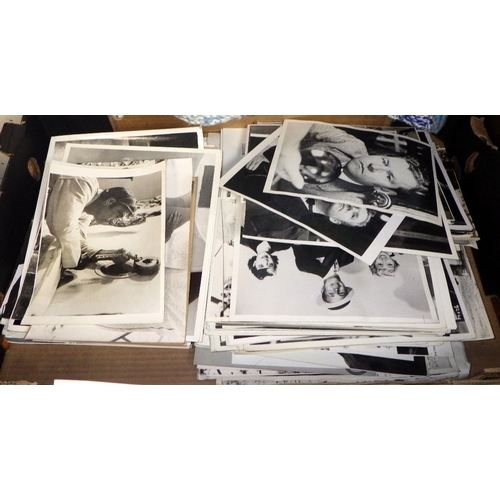 146 - A large group of film & stage actors interest vintage photographs (2)