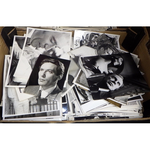 146 - A large group of film & stage actors interest vintage photographs (2)
