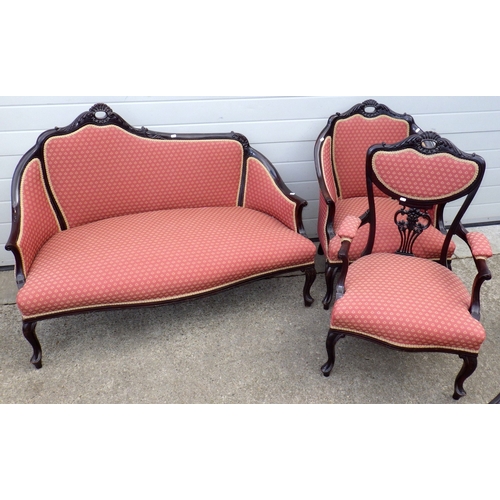692 - An Edwardian upholstered salon suite on cabriole legs, some repairs (7)