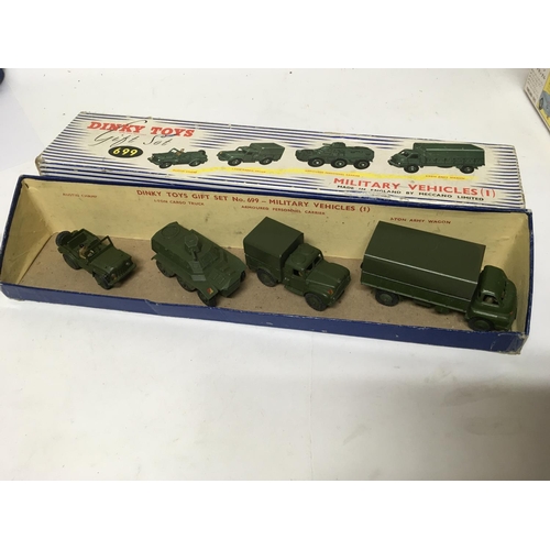 1949 - Dinky toys, Gift set #699, Military vehicle's, boxed