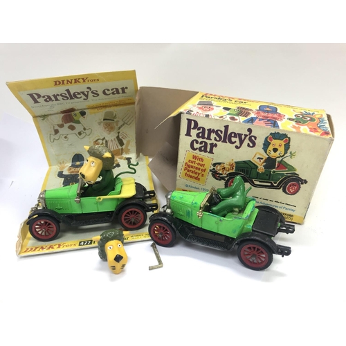 Dinky toys, #477 Parsley the lion , Morris Oxford , with