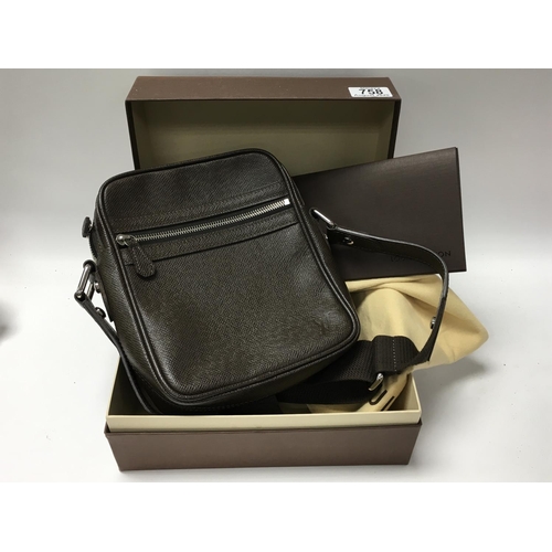 Authenticated Used Louis Vuitton Taiga Brasserie Neosplit M0960  Leather,Monogram Bangle Silver,Vert 
