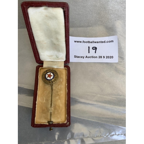 19 - Slavia Prague 1934 Gift To Eric Brook England: Case reads SK Slavia Praha and badge inside has SK Sl... 