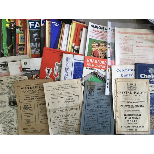 200 - Scottish Football Programmes: A small amount of programmes from the late 80s to the mid 90s. C/W 57/... 