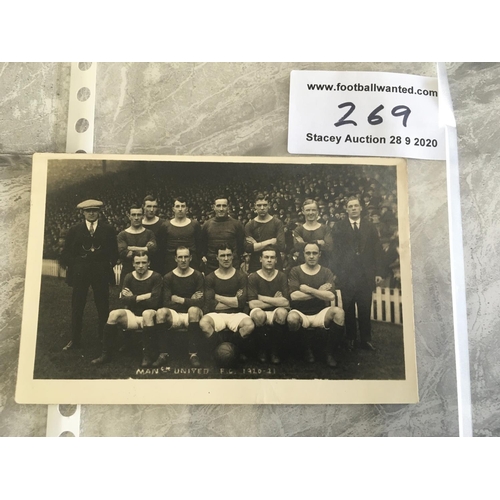 269 - 1920/21 Manchester United Football Postcard: 100 year old team group in excellent condition with pen... 