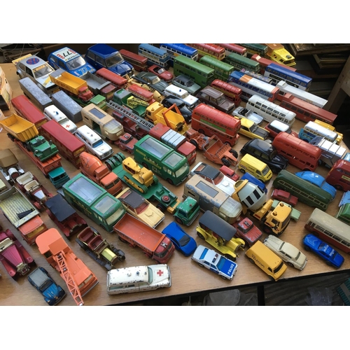 289 - A collection of playworn diecast vehicles including Matchbox, Budgie, Lledo etc
