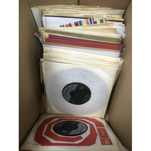 204 - A collection of London American label 7inch singles by various artists including Roy Orbison, Jerry ... 