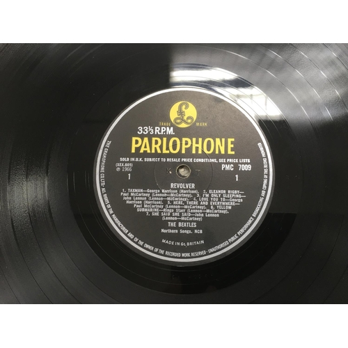 3 - Two Beatles LPs comprising a first UK mono pressing of 'Sergeant Pepper's Lonely Hearts Club Band' w... 