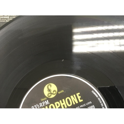 3 - Two Beatles LPs comprising a first UK mono pressing of 'Sergeant Pepper's Lonely Hearts Club Band' w... 