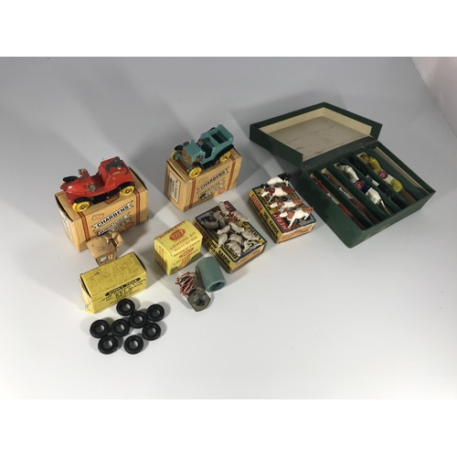 1923 - A Charbens Miniature series Vauxhall Hansom Cab #12 (heavy damage), a Charbens Miniature series Pack... 