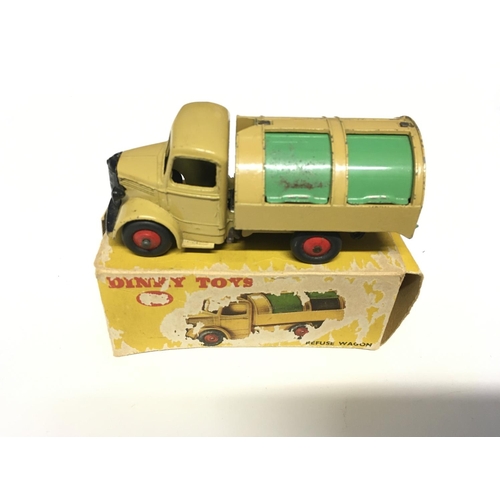 1937 - A Dinky Autobus Atlas #295,a Refuse Wagon # 252, A Surtees Ts.5 #1433, a Mercedes Benz Racing car #2... 