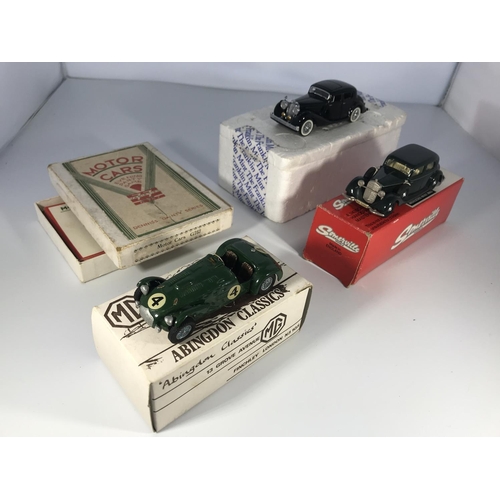 1960 - A Franklin Mint Jaguar Saloon, a Somerville Models Mercedes-Benz 260D #102, an Abingdon Classics MG ... 