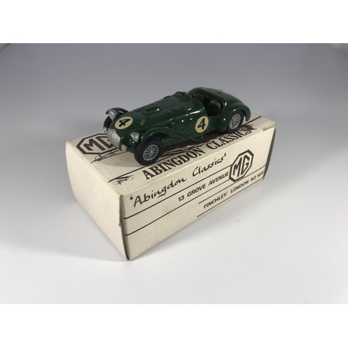 1960 - A Franklin Mint Jaguar Saloon, a Somerville Models Mercedes-Benz 260D #102, an Abingdon Classics MG ... 