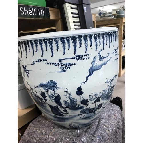 1319 - A large Chinese blue and white fish bowl, h.49cm X diameter 49cm.