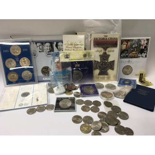 800 - A collection of Royal Mint and other commemorative and limited Edtion coins and loose coins includin... 