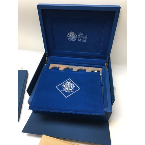 808 - A Royal Mint Queens Diamond Jubilee coin collectors case with outer box . Case only.